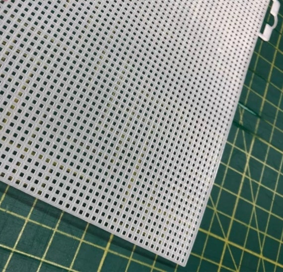 11 Count Plastic Canvas Grid, Ideal Plastic Mesh for Embroidery