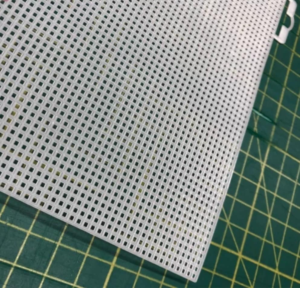 30 Pcs 8x8cm Square Mesh Plastic Canvas Sheets Cross Stitch Sewing