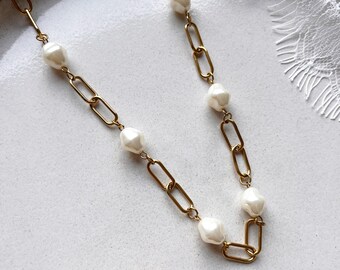 Statement link chain with pearls - as bridal jewelry/wedding, eye-catching necklace