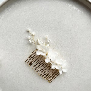 Flower hair comb as bridal jewelry, for weddings, hair accessories, floral image 2