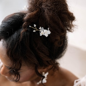 Gold-colored bridal hairpins with ceramic flowers and pearls bridal accessories, for the wedding, for the bridal hairstyle, hair accessories image 1