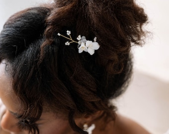 Goldfarbene Braut Haarnadeln mit Keramik Blüten und Perlen- Brautaccessoires, zur Hochzeit, für die Brautfrisur, Haarschmuck