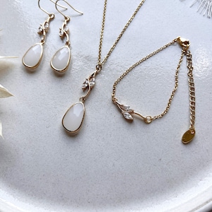 Braut Schmuckset in Gold / Ohrringe, Kette plus Armband / zur Hochzeit / Geschenkset zu Weihnachten, Geburtstag / Eleganter Schmuck Bild 8