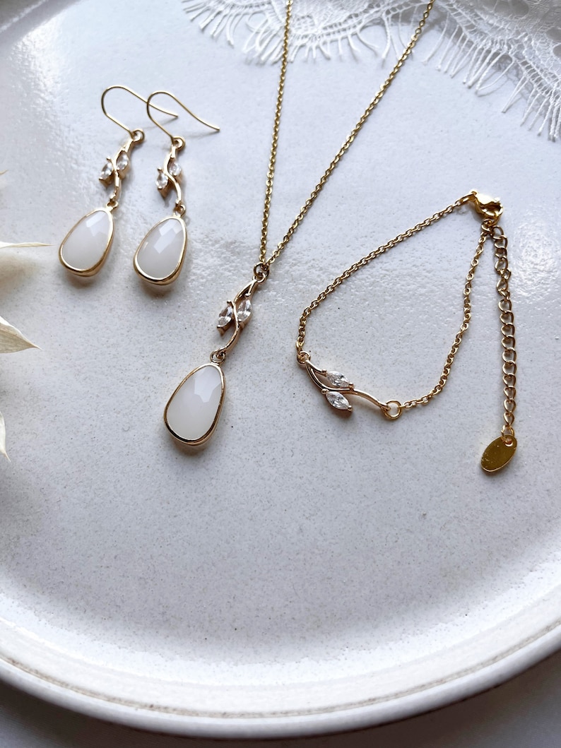 Braut Schmuckset in Gold / Ohrringe, Kette plus Armband / zur Hochzeit / Geschenkset zu Weihnachten, Geburtstag / Eleganter Schmuck Bild 8