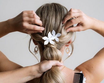 Bridal hairpins with white flowers and pearls - hair accessories, bridal hairstyle, bridal accessories