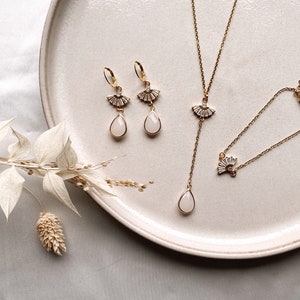 Bridal jewelry set in gold / earrings, necklace plus bracelet / for wedding / gift set for Christmas, birthday / elegant jewelry