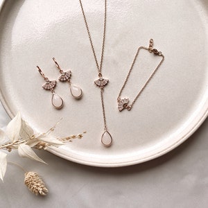 Bridal jewelry set in rose gold/ earrings, necklace plus bracelet / for wedding / gift set for Christmas, birthday / elegant jewelry