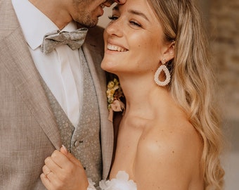 Statement bridal earrings with peach-colored faceted beads and stainless steel stud drop pendant, for the wedding, large stud earrings