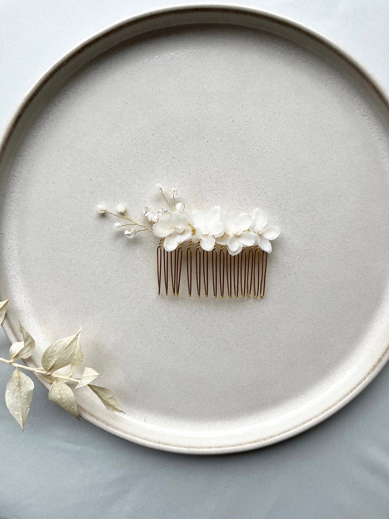 Flower hair comb as bridal jewelry, for weddings, hair accessories, floral image 1