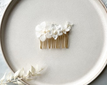 Blüten- Haarkamm - als Brautschmuck, zur Hochzeit, Haarschmuck, floral