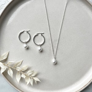 Brautschmuck Set mit Perlen / zur Hochzeit / Perlenohrring, Perlenkette / Geschenk zum Geburtstag, Weihnachten Bild 1