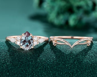Alexandrite Engagement Ring Set, Pear Cut Alexandrite Ring, Vintage Rose Gold Bridal Set, Nature Inspired Wedding Ring Set, moissanite ring