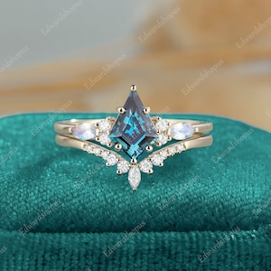Alexandrite engagement ring set vintage kite cut women rose gold moissanite unique diamond wedding Bridal set marquise art deco gift for her