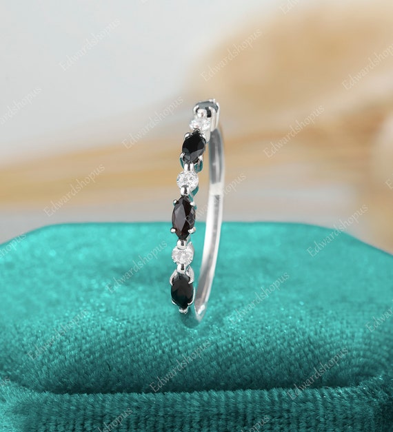 Gem Stone King 925 Sterling Silver Oval Black Onyx and Black Diamond Women's  Bridal Wedding Ring (0.59 Cttw, Gemstone Birthstone, Available In Size 5,  6, 7, 8, 9) - Walmart.com