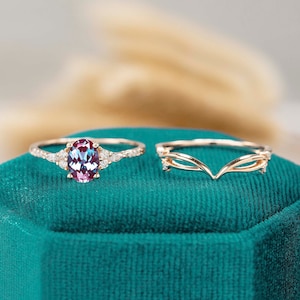 Alexandrite Engagement ring set Vintage Engagement ring Unique Engagement ring for women Art Deco Moissanite Diamond Gold ring Anniversary
