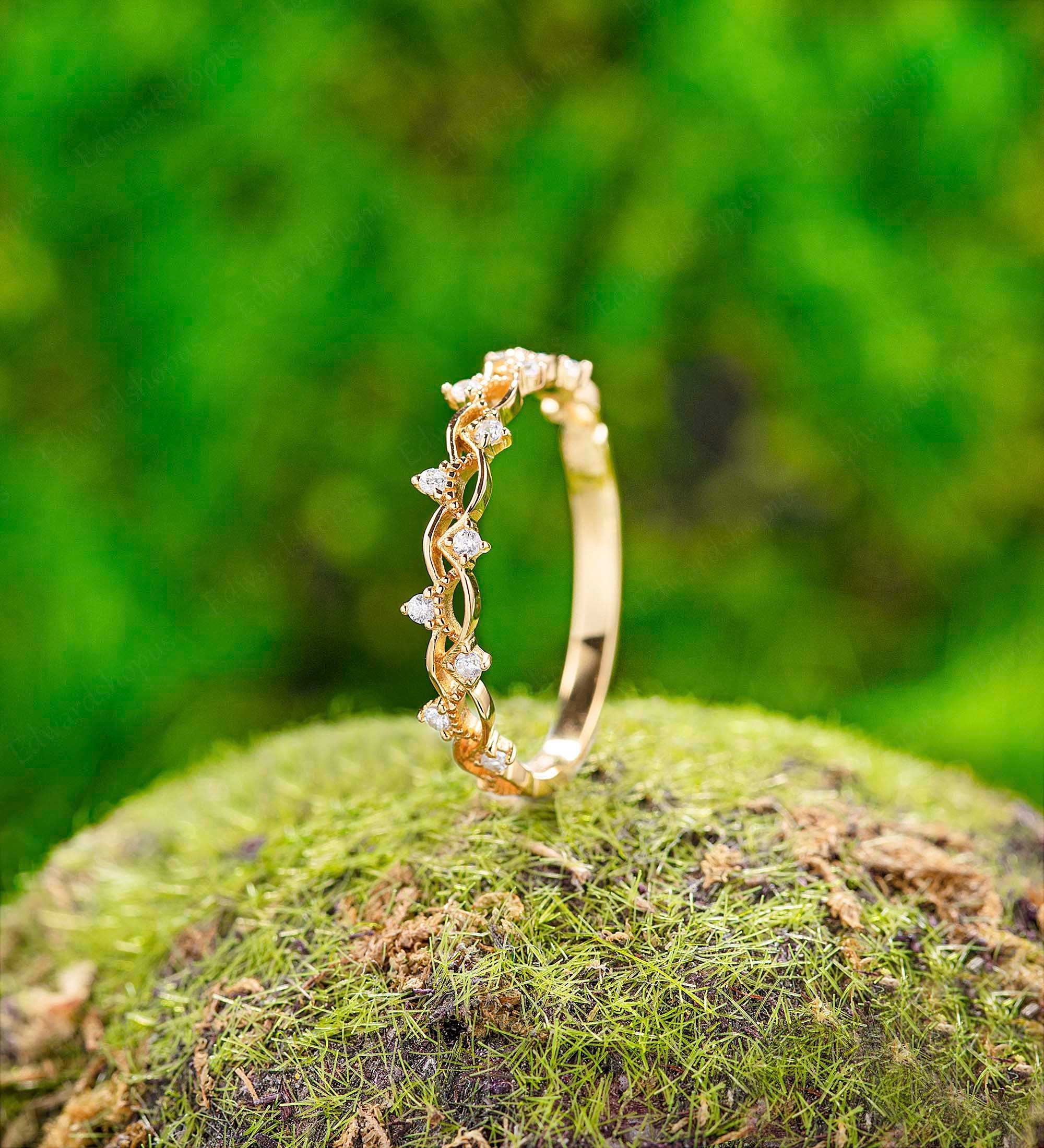 Unique Wedding Band Women Tiny Cluster Ring Vintage Wedding Band Unique Wedding Band Women Tiny Cluster Ring Vintage Wedding Band