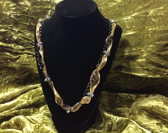 Chain and bronze skull necklace