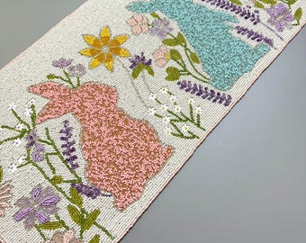 Camino de mesa de cuentas hecho a mano, camino de mesa de cuentas con forma de huevo de Pascua, 13 x 36 pulgadas