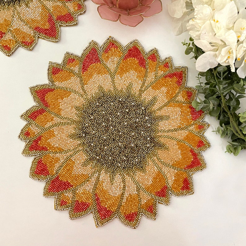 Handmade beaded placemat, floral yellow gold tablemat, 14 inch, charger plate Bild 2