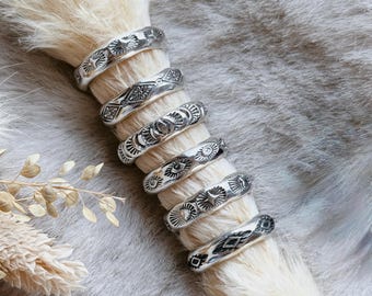 Nuevos anillos apilables estampados a mano, superventas - plata maciza - banda gruesa - anillo para el día a día - suroeste - combinación de anillos - superventas