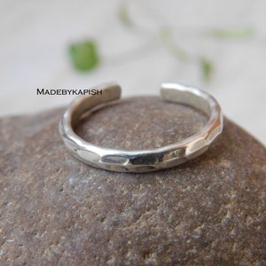 925 Sterling Silver Toe Ring Adjustable, hammered toe ring, Lady's Silver Band Toe ring, image 3