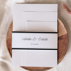 Modello classico per fascia addominale per invito a nozze in stile Old Money, fascia per invito vintage senza tempo, fascia addominale minimalista di lusso per matrimonio / Coco