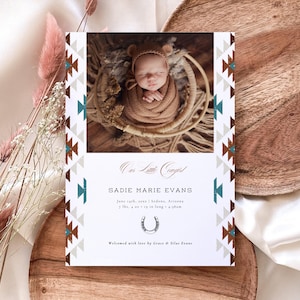 Plantilla de anuncio de nacimiento del suroeste, tarjeta de estadísticas de bebé de vaquero del desierto, anuncio de nacimiento tribal, Nuestra pequeña vaquera / Grace