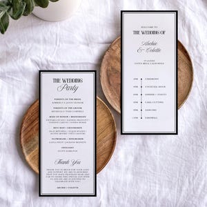 Pu&ograve; includere: Due biglietti da matrimonio in bianco e nero con un design semplice. Il primo biglietto elenca la festa di matrimonio e il secondo biglietto elenca il programma del matrimonio. Il testo sui biglietti recita "The Wedding Party" e "Benvenuti al matrimonio di Archie e Colette".