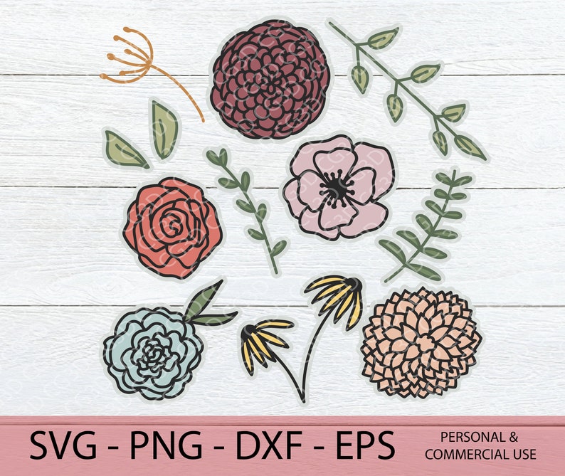 K&ouml;nnte beinhalten: Eine Sammlung floraler SVG-, PNG-, DXF- und EPS-Dateien. Die Designs umfassen verschiedene Blumen in Rosa-, Pfirsich- und Blaut&ouml;nen sowie gr&uuml;ne Bl&auml;tter und Stiele. Der Text "PERSONAL & COMMERCIAL USE" ist enthalten.