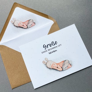 Postkarte zur Geburt mit Baby, Große Dinge beginnen oft klitzeklein, Geschenkkarte Neugeborenes, Willkommen kleines Wunder Jungen, Mädchen