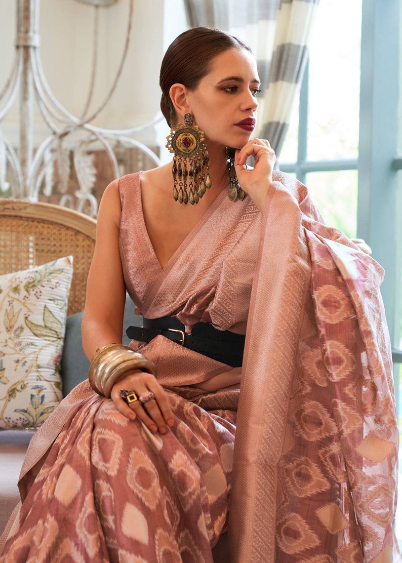 Peach Multi tissue silk Handloom Weaving Designer saree With Contrast Blouse for Women Wear Traditional Exclusive Sari image 4