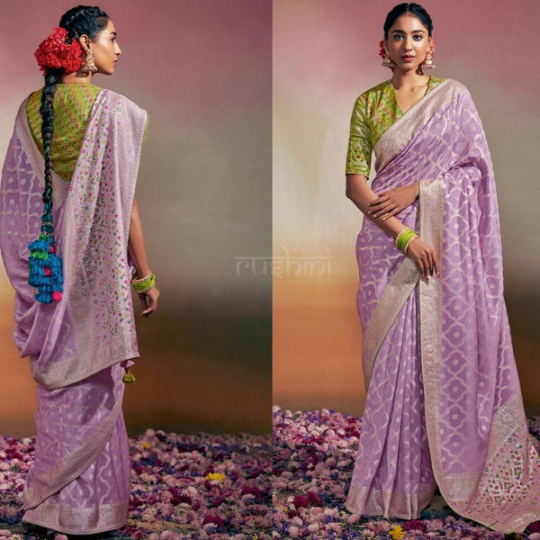 Women's Silk Blend Lavender Printed Designer Saree With Blouse Piece