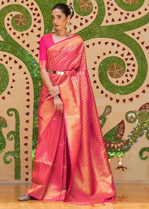 Details 225+ golden blouse with pink saree