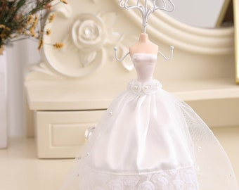 Small Lace Embroidery Mannequin Jewelry Earring Necklace Stand Display Holder 7" Small Lace Embroidery Mannequin Jewelry Earring Necklace Stand Display Holder 7"