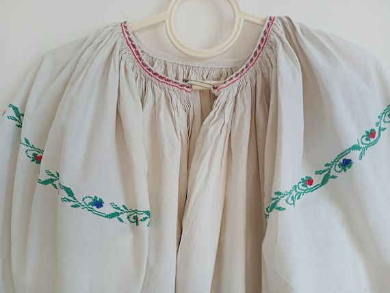 572 Shirt embroidered vintage Dress Ukrainian old… - image 2