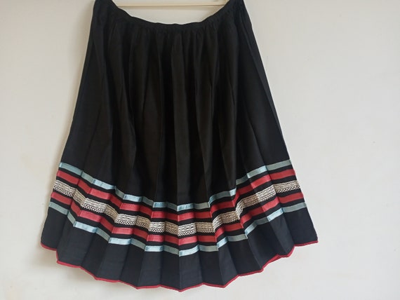 Skirt authentic Embroidered skirt old Traditional… - image 2