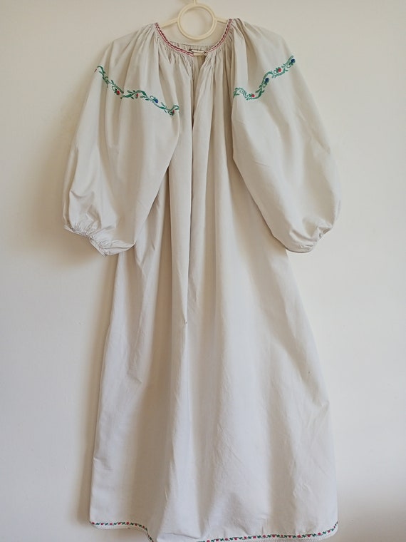 572 Shirt embroidered vintage Dress Ukrainian old… - image 3