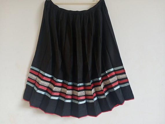 Skirt authentic Embroidered skirt old Traditional… - image 1