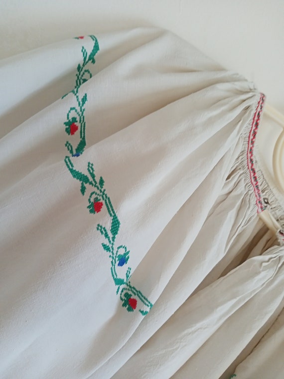 572 Shirt embroidered vintage Dress Ukrainian old… - image 5