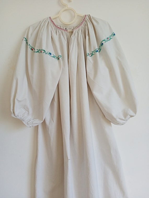 572 Shirt embroidered vintage Dress Ukrainian old… - image 8