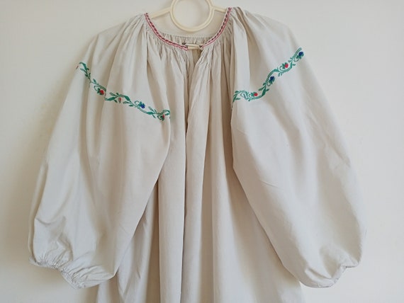 572 Shirt embroidered vintage Dress Ukrainian old… - image 1