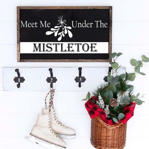 Meet Me Under The Mistletoe Sign SVG File, Christmas tradition SVG File, Silhouette Cutting File, Vector, Cricut
