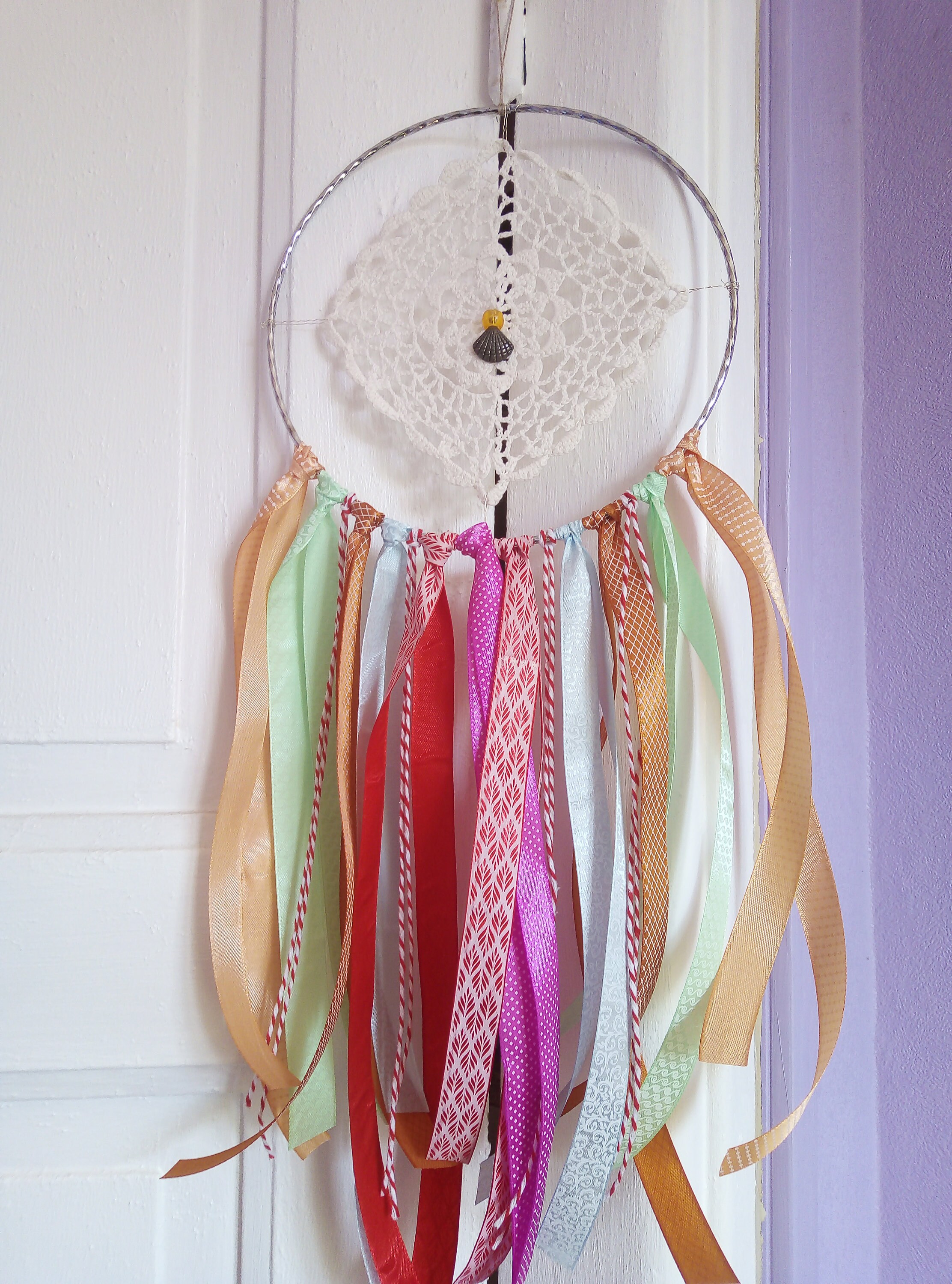 Attrape-Rêve Fait Main Pièce Unique en Dentelle et Rubans Coloris Orange Rouge Pour Décoration Mural