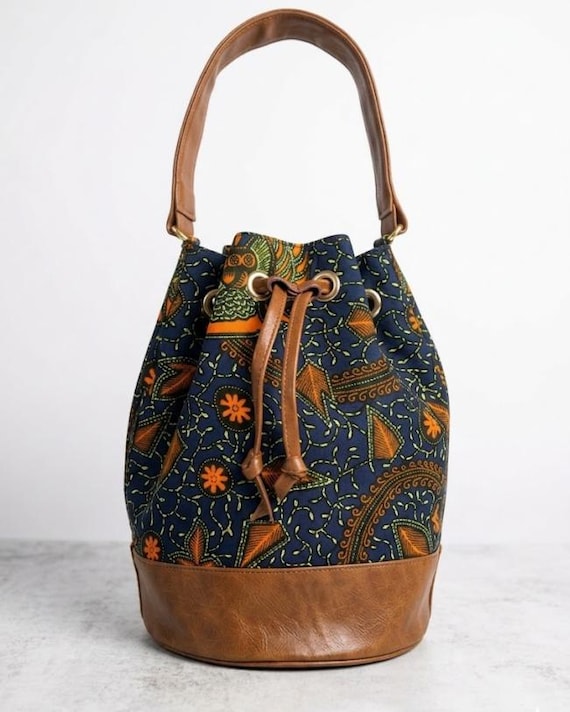 Handtasche "Yaa" - Handgemachte Handtaschen aus afrikanischem Ankara Stoff - Boden mit hochwertigem Kunstleder