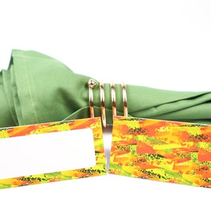 Naam PlaatsKaart, Oranje en Groene Tafelsetting, Gastenzitting Arrangement, Tafeldecor, Buffet Food Label, Tent Gevouwen /Stijl 24