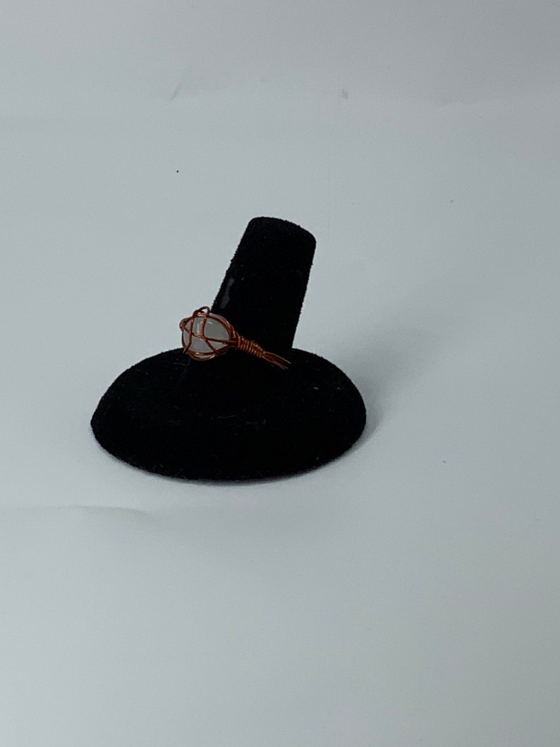 Green Jade rose quartz wired ring