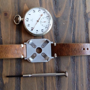 Pocket watch converter, Pocketwatch wrist holder