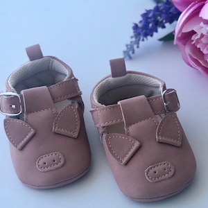 Piggy Baby Shoes - Pink, Baby Girl Shoes, Baby Girl Gift, Baby Shower Gift, Pregnancy Reveal, Baby Booties, Baby Shoes