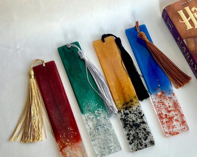HOGWARTS HOUSES Custom Harry Potter Resin Bookmark. Gryffindor, Slytherin, Hufflepuff, Ravenclaw