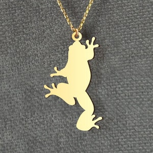 Playful Frog Necklace - Cute Nature Jewelry - Perfect Gift for Animal Lovers